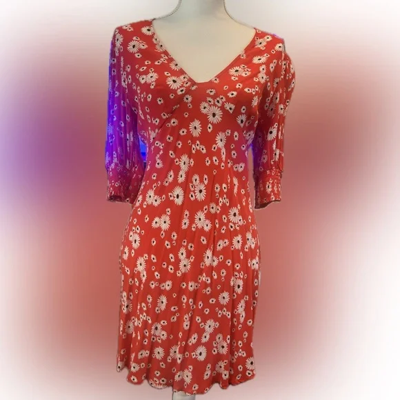 Nixo floral slightly puff sleeved floral dress - Picture 2 of 3